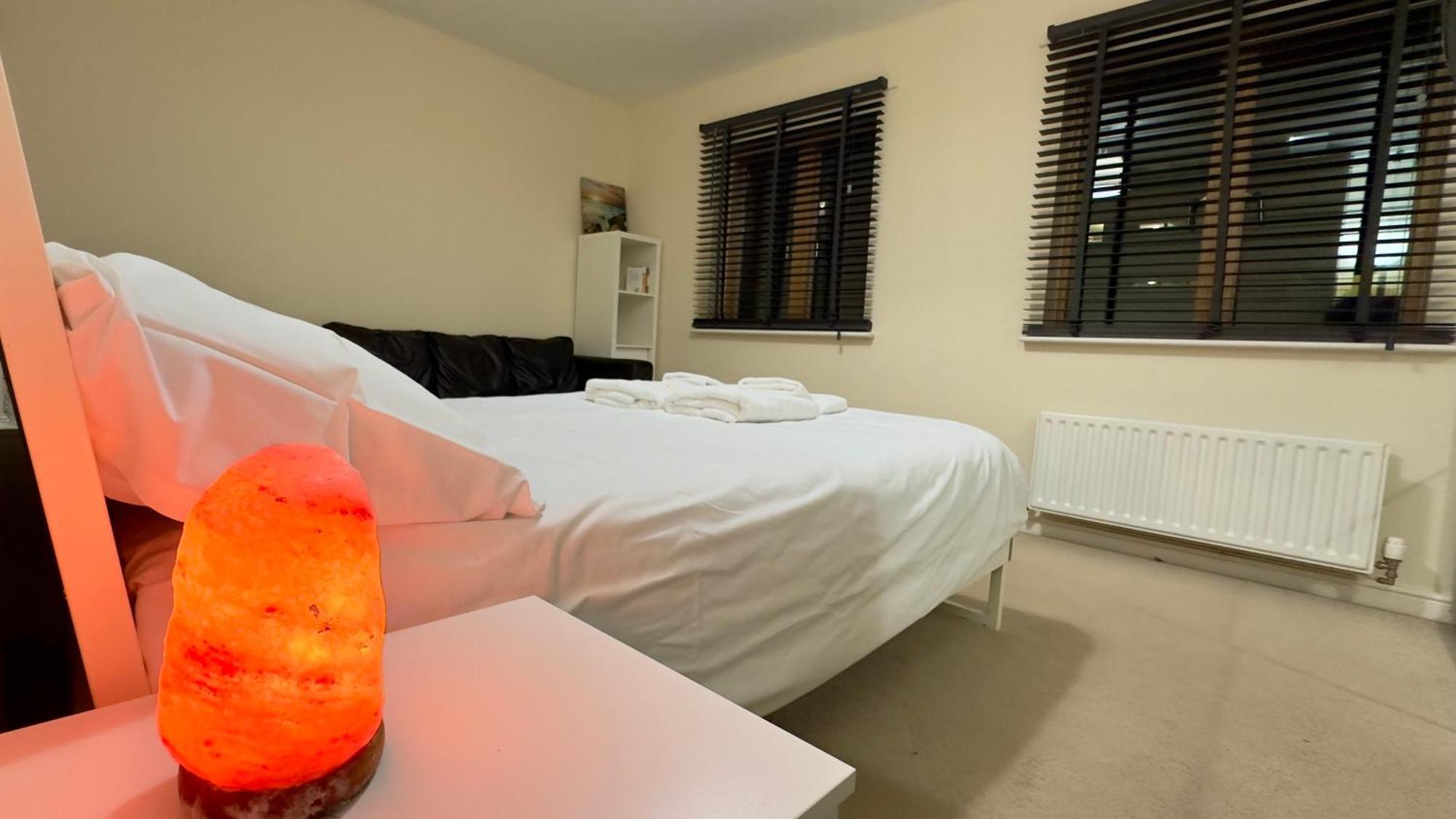 Napcastle Caledonian Park Otel Londra Dış mekan fotoğraf