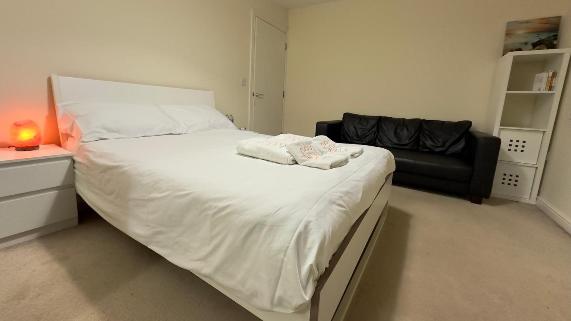 Napcastle Caledonian Park Otel Londra Dış mekan fotoğraf