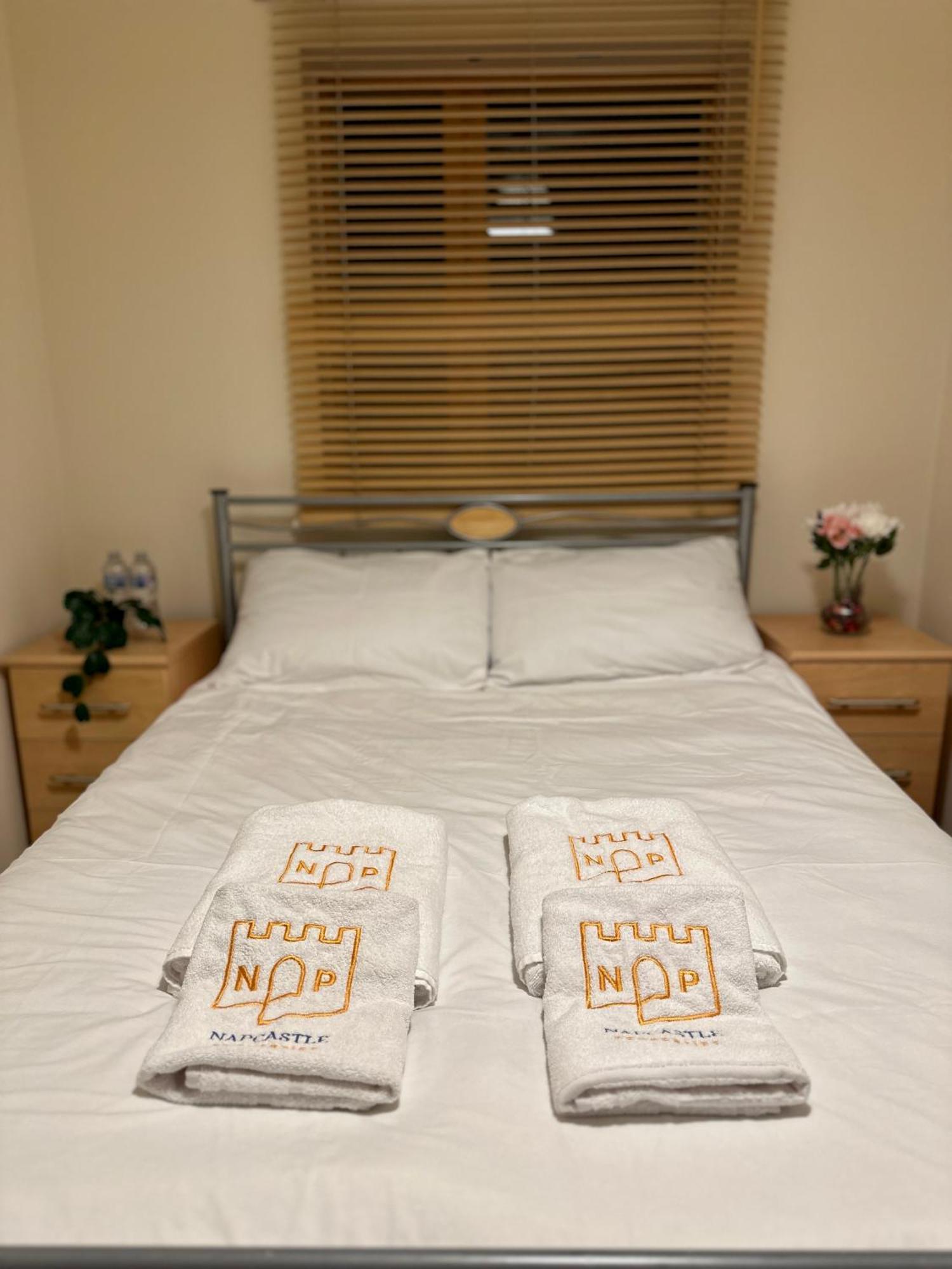 Napcastle Caledonian Park Otel Londra Dış mekan fotoğraf