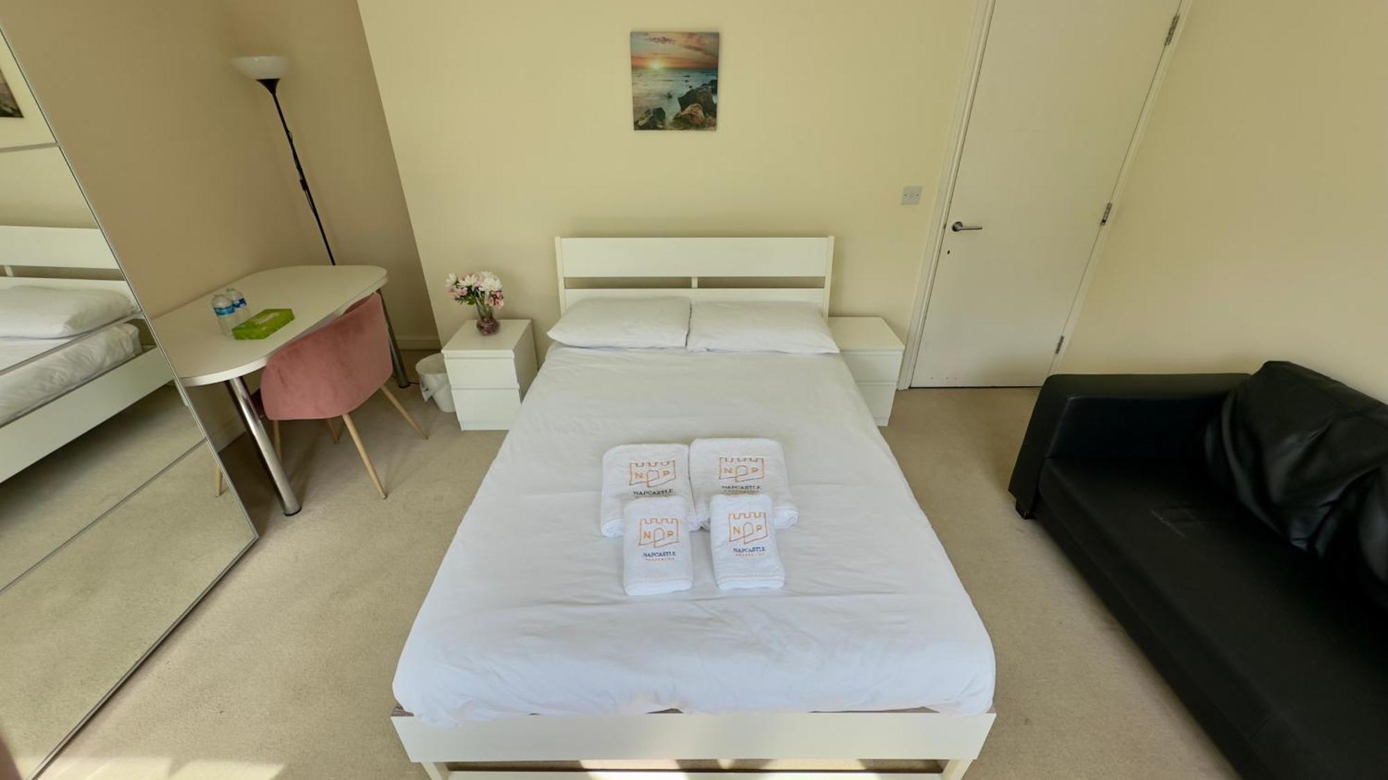 Napcastle Caledonian Park Otel Londra Dış mekan fotoğraf