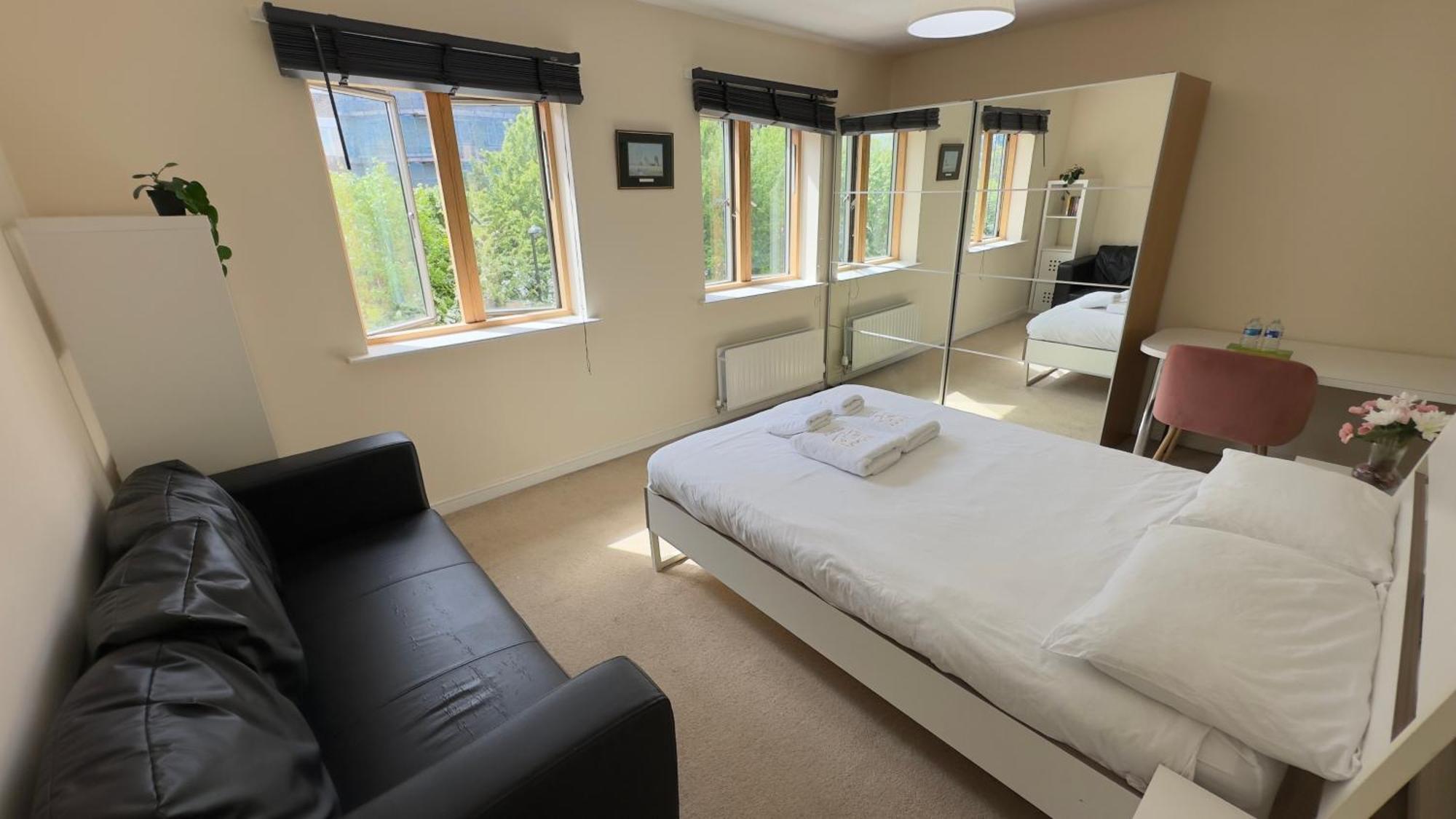 Napcastle Caledonian Park Otel Londra Dış mekan fotoğraf