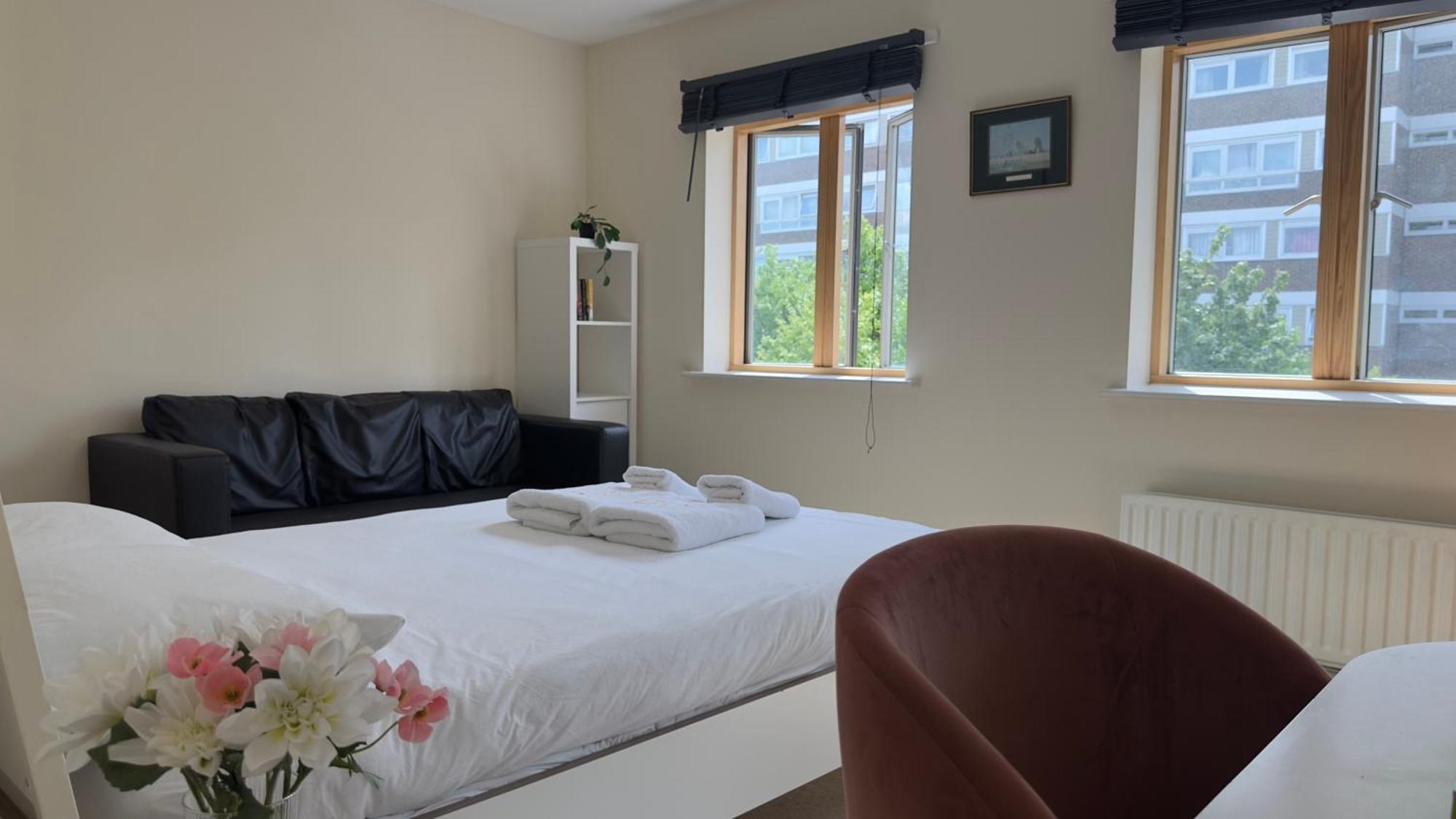 Napcastle Caledonian Park Otel Londra Dış mekan fotoğraf
