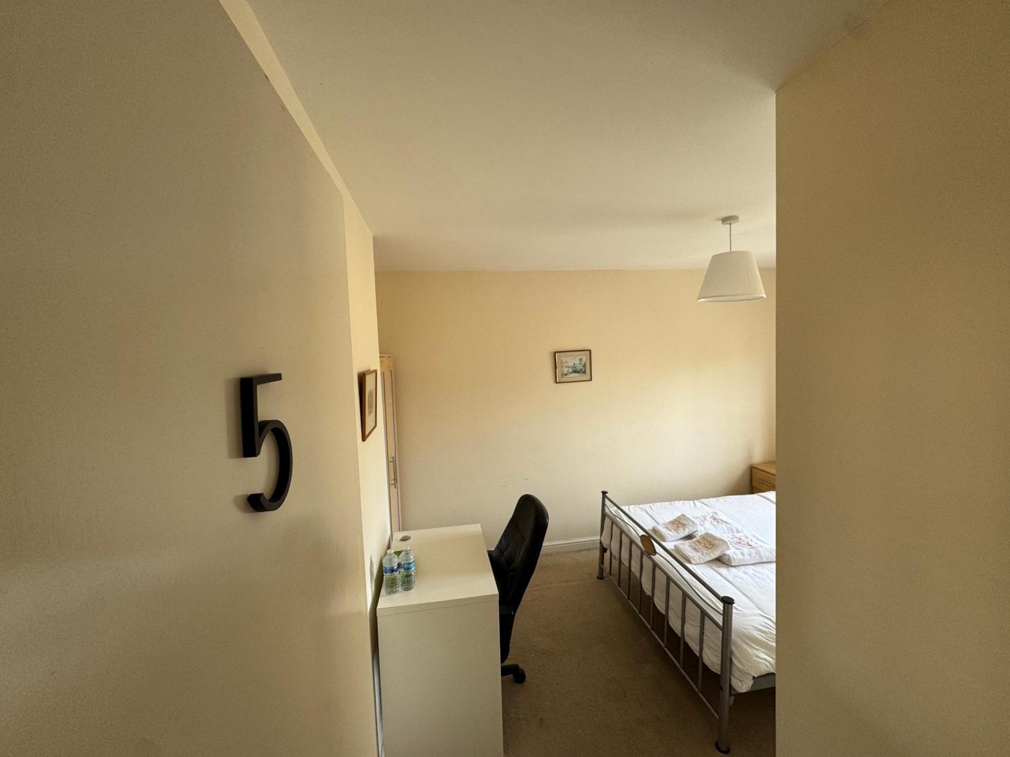 Napcastle Caledonian Park Otel Londra Dış mekan fotoğraf