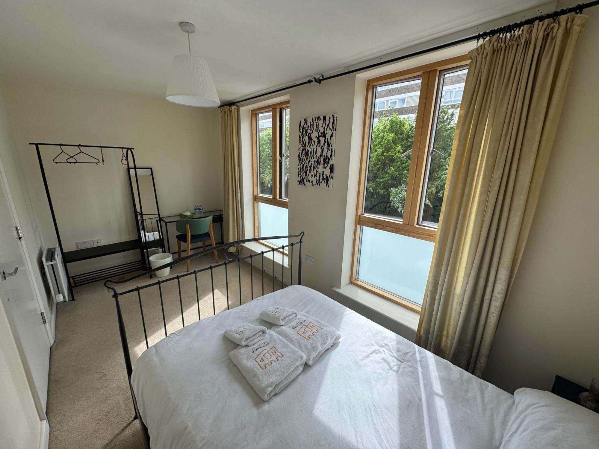Napcastle Caledonian Park Otel Londra Dış mekan fotoğraf