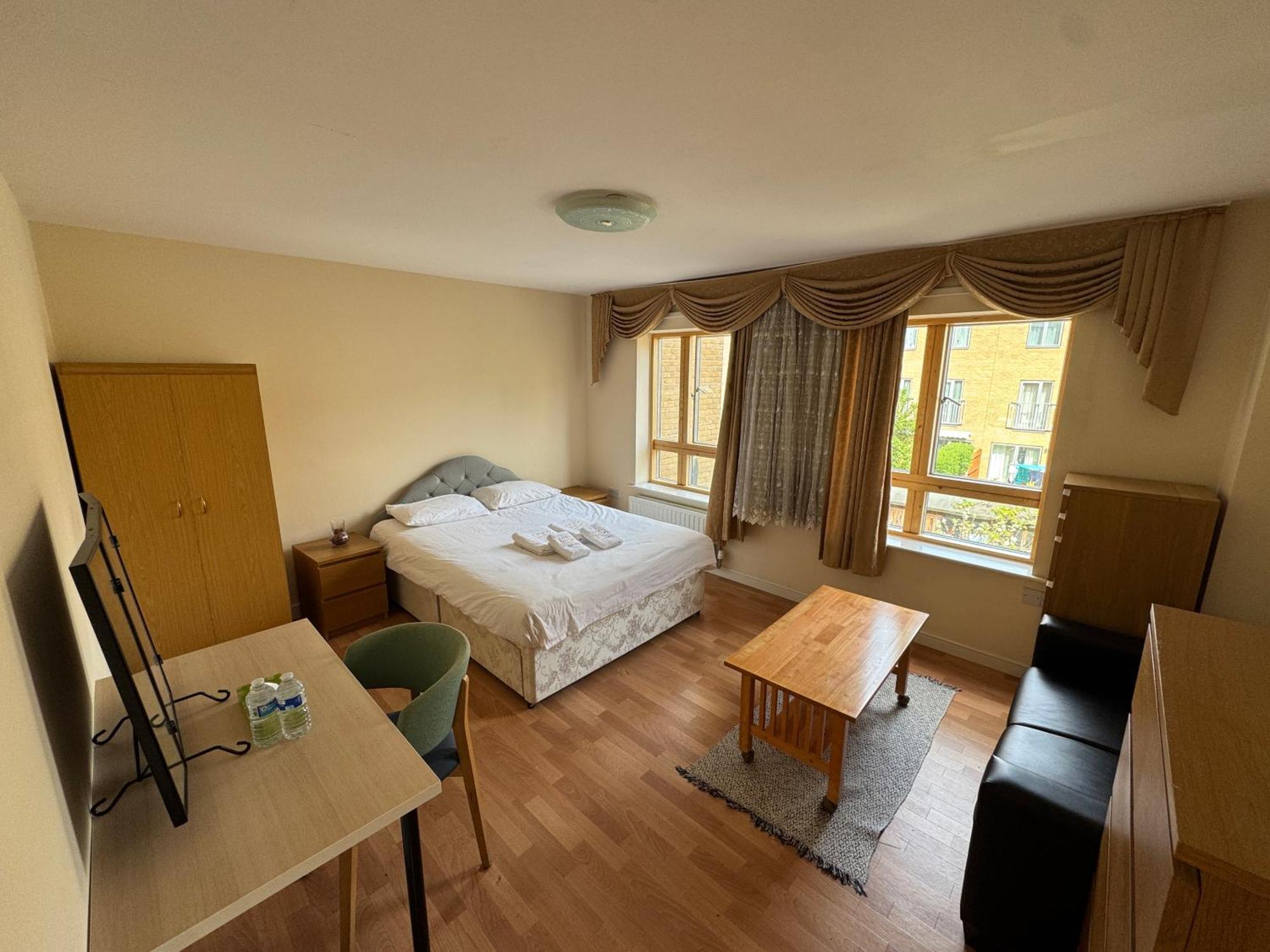 Napcastle Caledonian Park Otel Londra Dış mekan fotoğraf